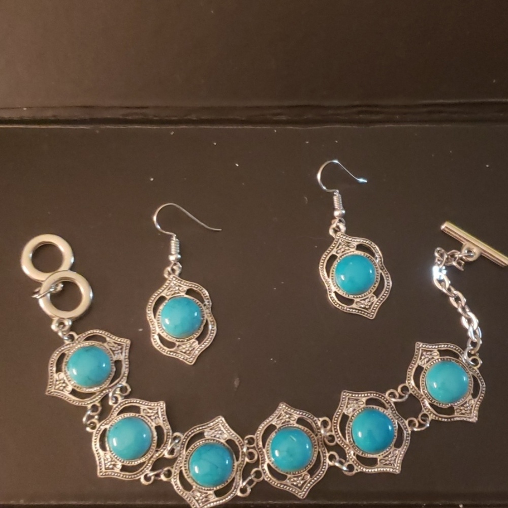 Necklace,bracelet & earrings